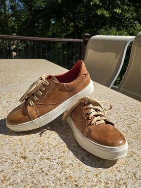 BED|STU Women's AZELI Tan Leather Sneakers with Red Lining - ONLY WORN ONCE